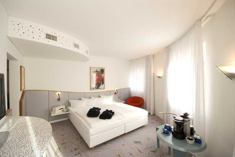 Radisson Red Berlin Kudamm Ξενοδοχείο Εξωτερικό φωτογραφία